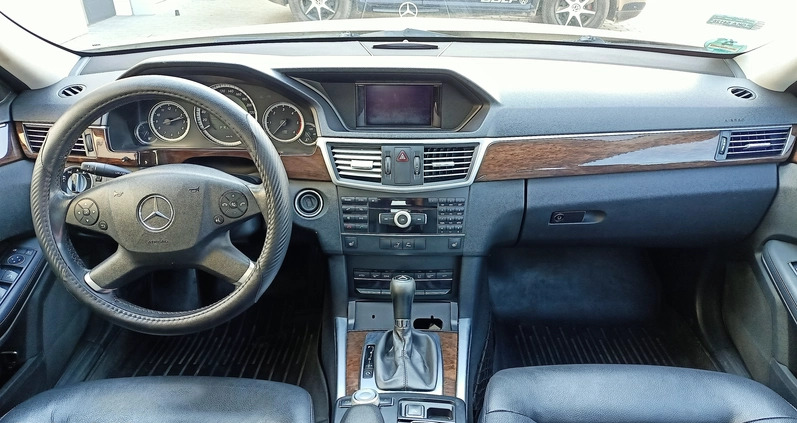 Mercedes-Benz Klasa E cena 36900 przebieg: 345000, rok produkcji 2011 z Strumień małe 154